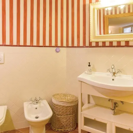 Holiday home 3 Bedroom Cozy In Camaiore Lu