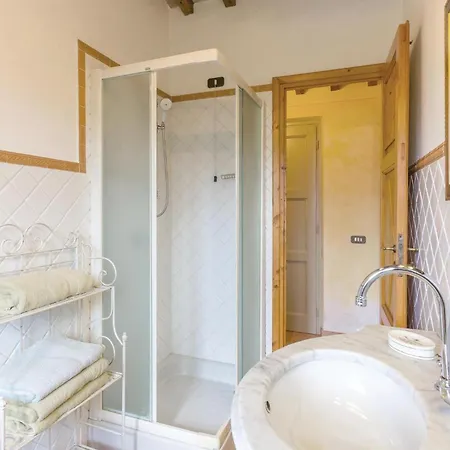 3 Bedroom Cozy In Camaiore Lu Holiday home *