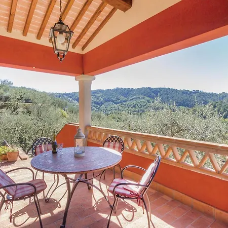 3 Bedroom Cozy In Camaiore Lu Holiday home