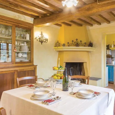 3 Bedroom Cozy In Camaiore Lu Holiday home *